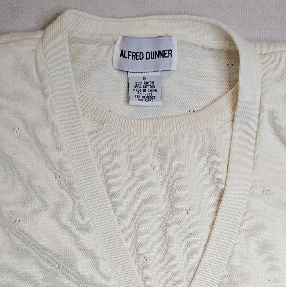 EUC Alfred Dunner Small Faux Twin Button/Beaded Print Cardigan. - Picture 2 of 4
